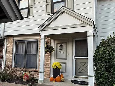 2370 Hidden Meadow Ln — exterior photo