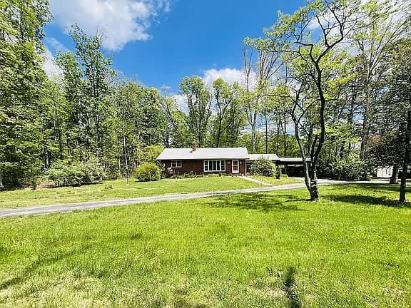 31 Beebetown Rd — exterior photo