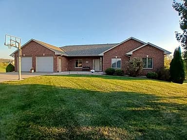 8456 Kemp Ct — exterior photo
