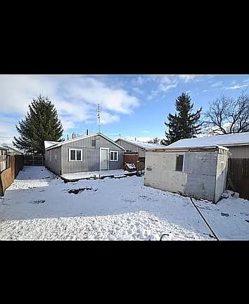 779 NW Claypool St — exterior photo