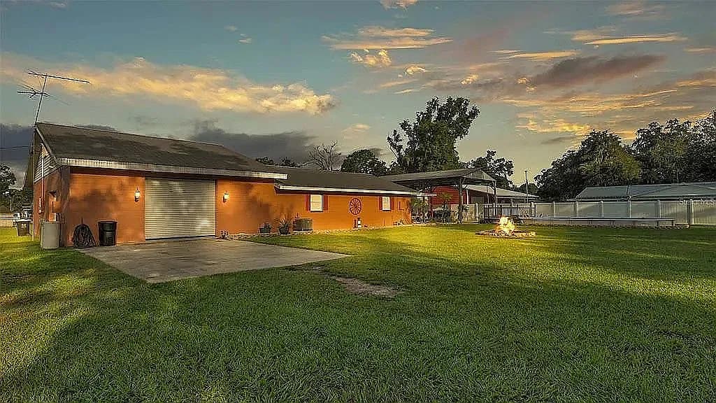 4390 Sunnyside Dr — exterior photo