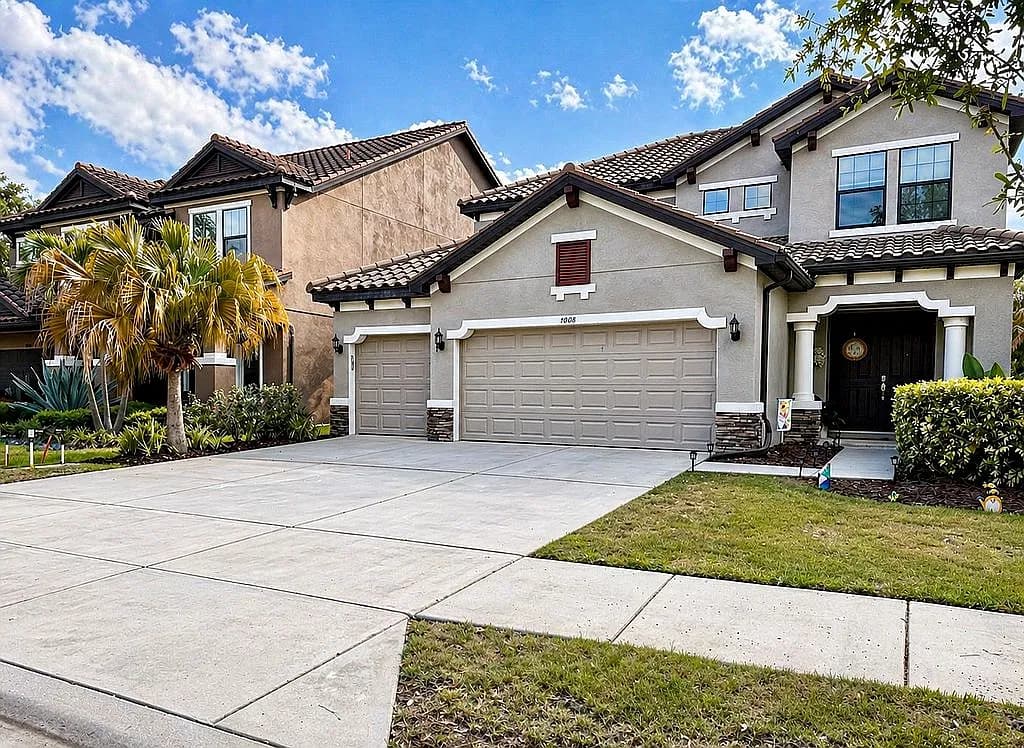 7008 Island Queen Ct — exterior photo