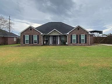 711 Royale Dr — exterior photo