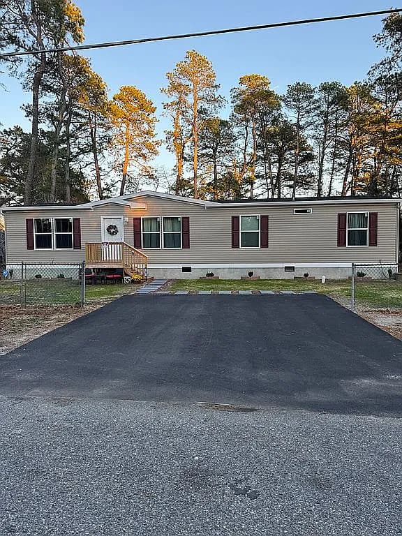 203 Blue Jay Rd — exterior photo