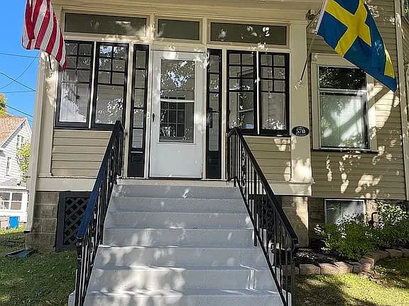 570 Park Ave — exterior photo