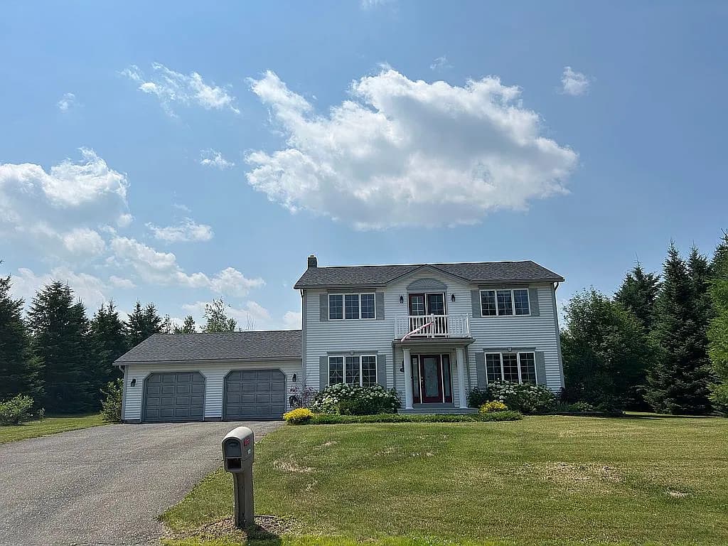 109 Dionne St — exterior photo