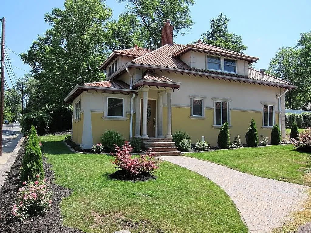 35 Harrison Ave — exterior photo