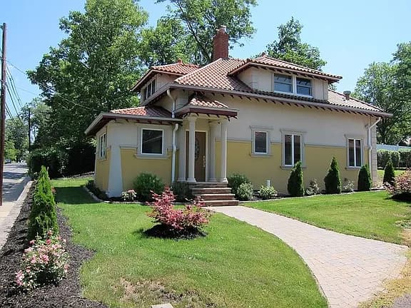 35 Harrison Ave — exterior photo