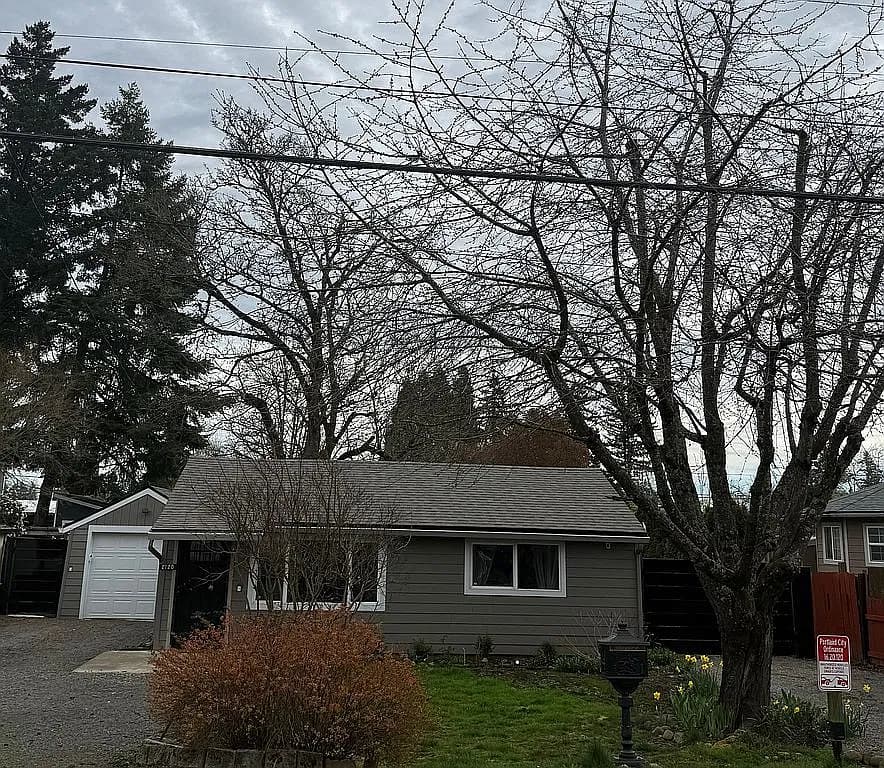 2120 SE 117th Ave — exterior photo