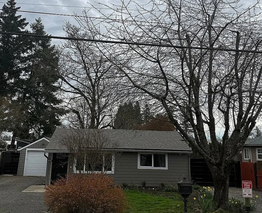 2120 SE 117th Ave — exterior photo