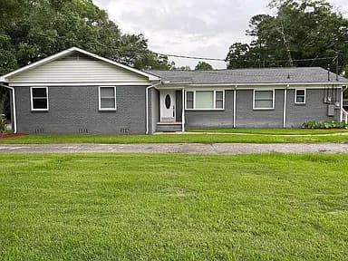 630 Cleveland Rd — exterior photo