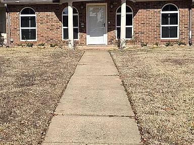 1265 Dorchester Dr — exterior photo