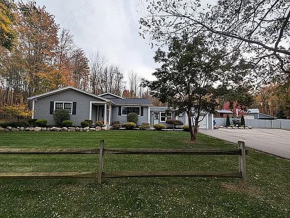 1561 Overhead Rd — exterior photo
