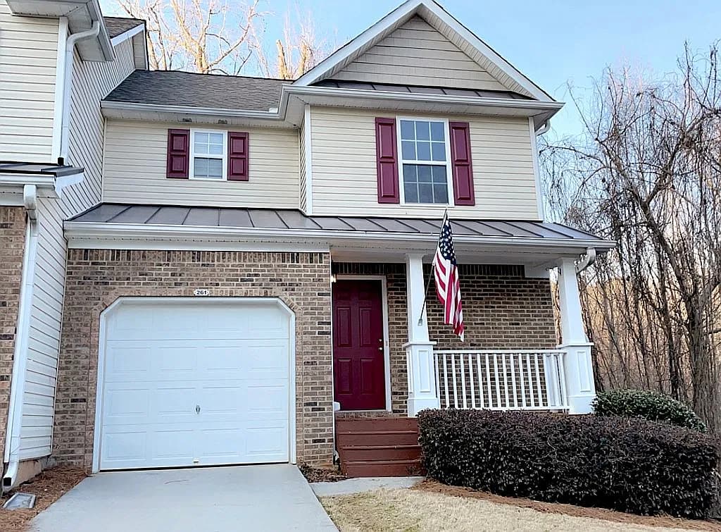 261 Fox Creek Blvd — exterior photo