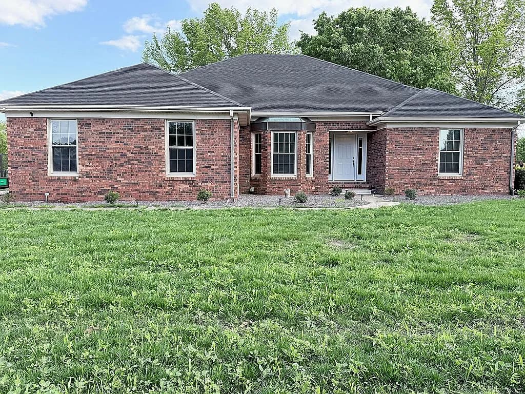 4 Sebring Rd — exterior photo