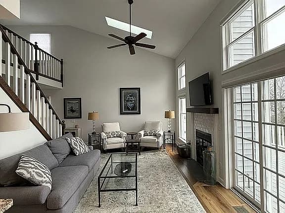 13 Leeward Ln — exterior photo