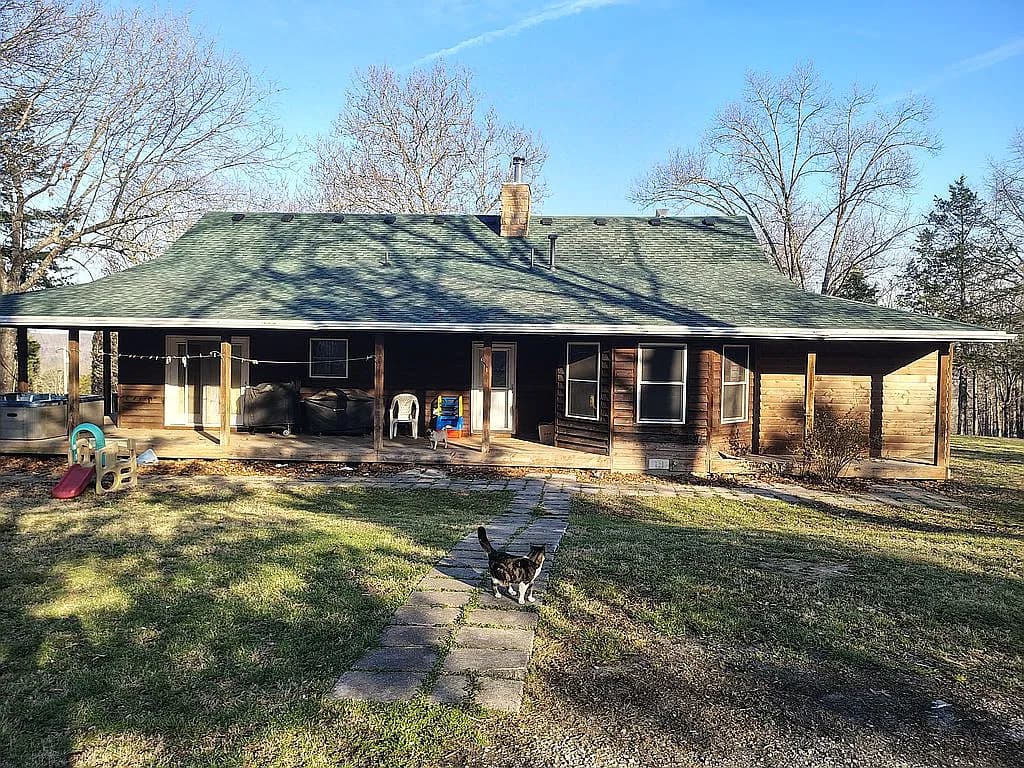 324 Temple Hill Dr — exterior photo