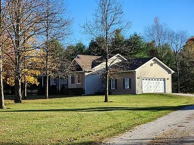 10055 Fisher Rd — exterior photo