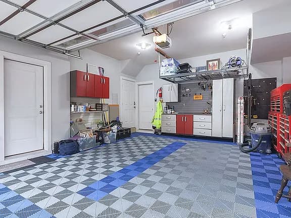 2842 Red Star Ln — exterior photo