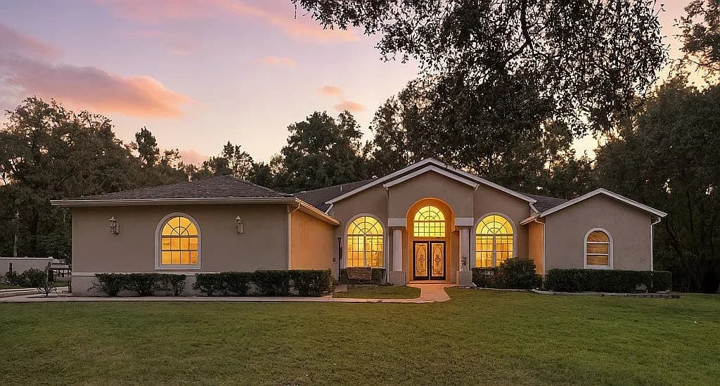 4060 S Kenvera Loop — exterior photo