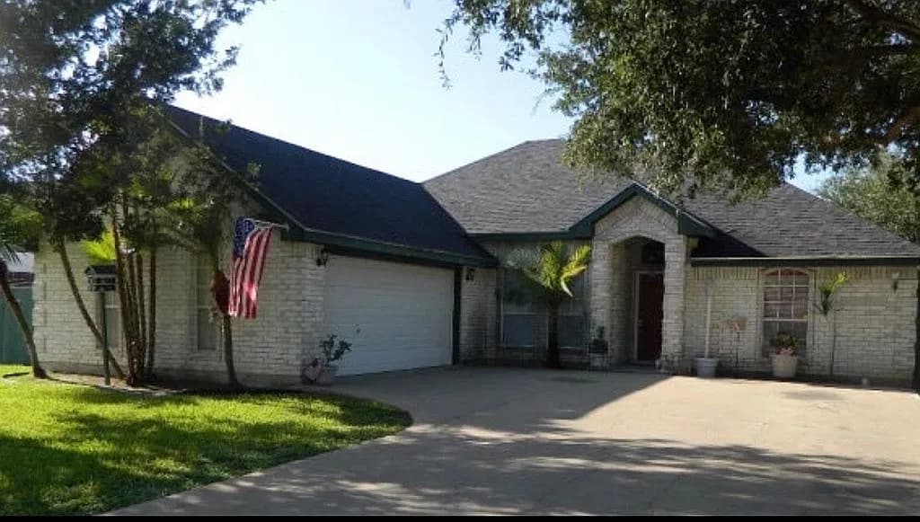 819 Quail Hollow Dr N — exterior photo