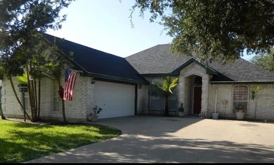 819 Quail Hollow Dr N — exterior photo