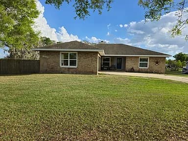 1755 Beth Ln — exterior photo