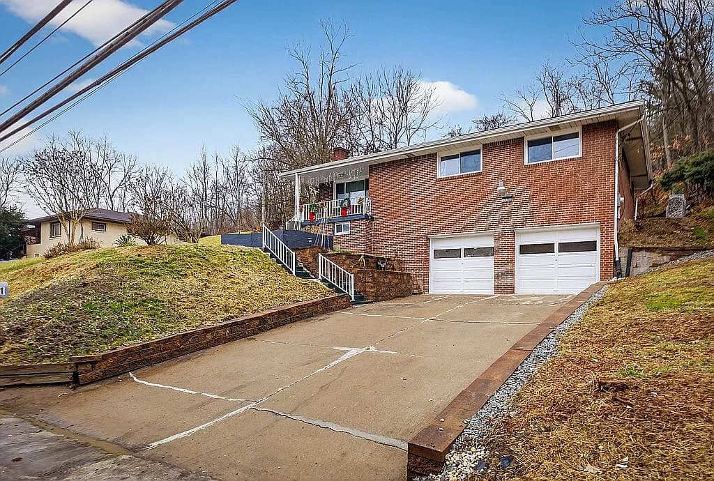6361 Leechburg Rd — exterior photo