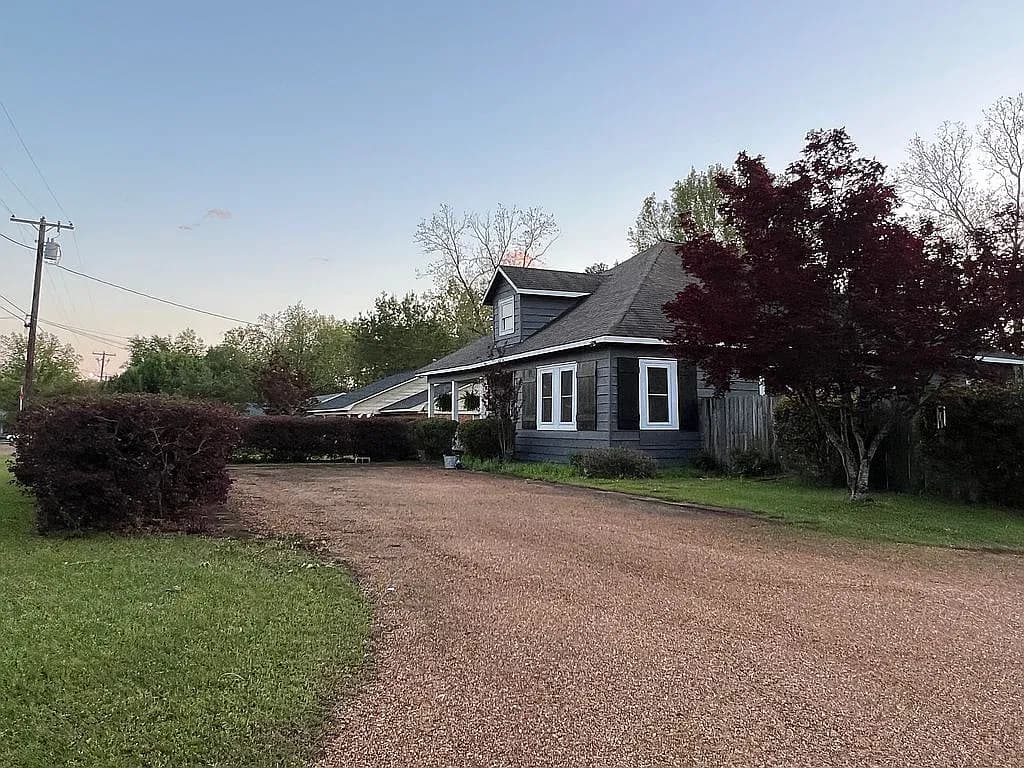 331 McCord St — exterior photo