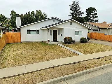 1671 Pereira Dr — exterior photo