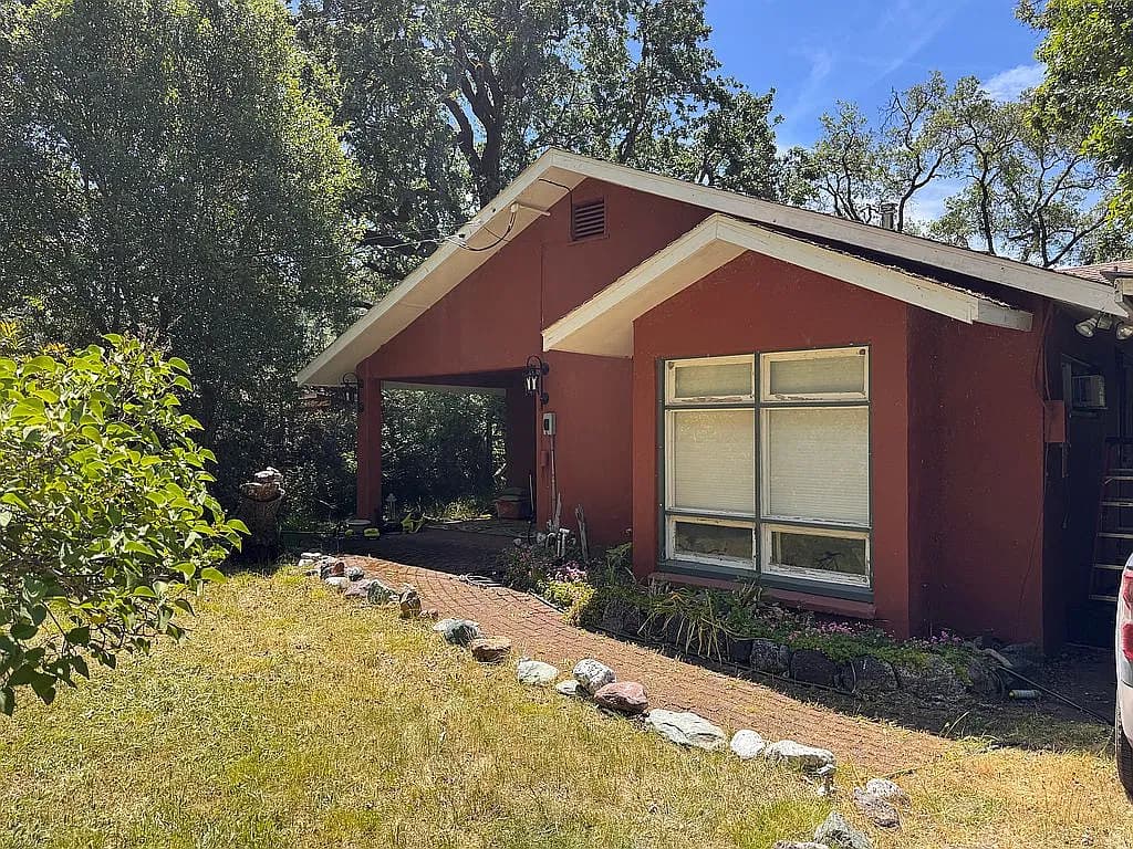 11751 Laytonville Dos Rios Rd — exterior photo
