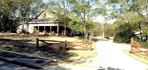 4038 Brownsville Rd — exterior photo