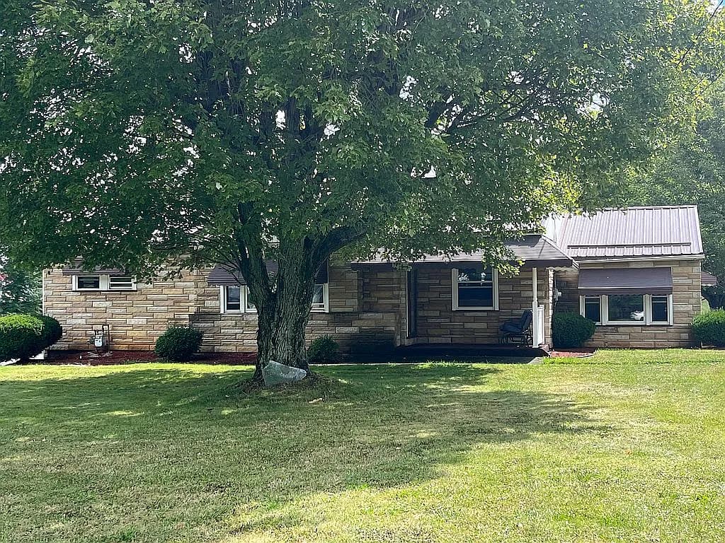 18422 Bennetts Valley Hwy — exterior photo