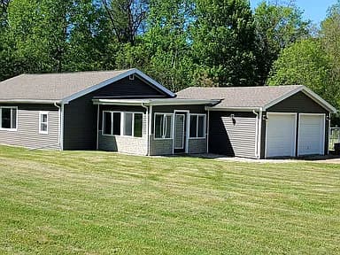 70068 M 43 — exterior photo