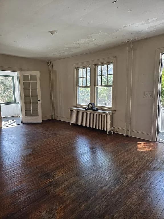 317 N Midland Ave — exterior photo