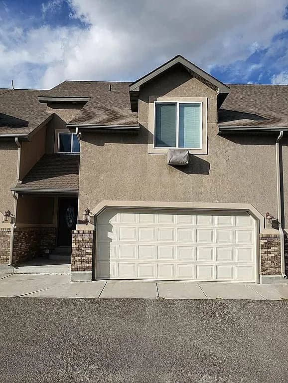 1603 Honeysuckle Loop — exterior photo