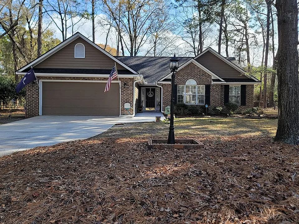 35 Marsh Dr — exterior photo