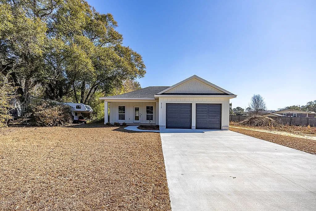 8338 Raleigh Cir — exterior photo