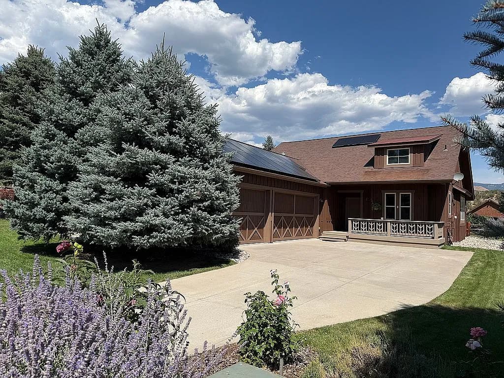 168 Blackhawk Dr — exterior photo
