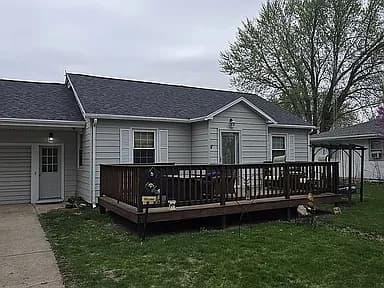 127 N Blossom St — exterior photo