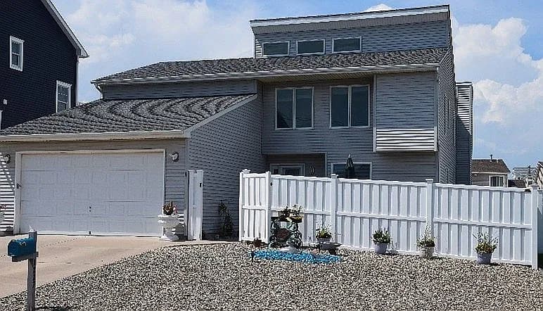 1227 Varuna Dr — exterior photo