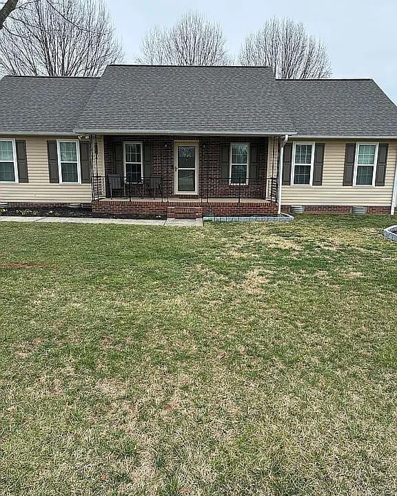 209 Charleston Ridge Dr — exterior photo