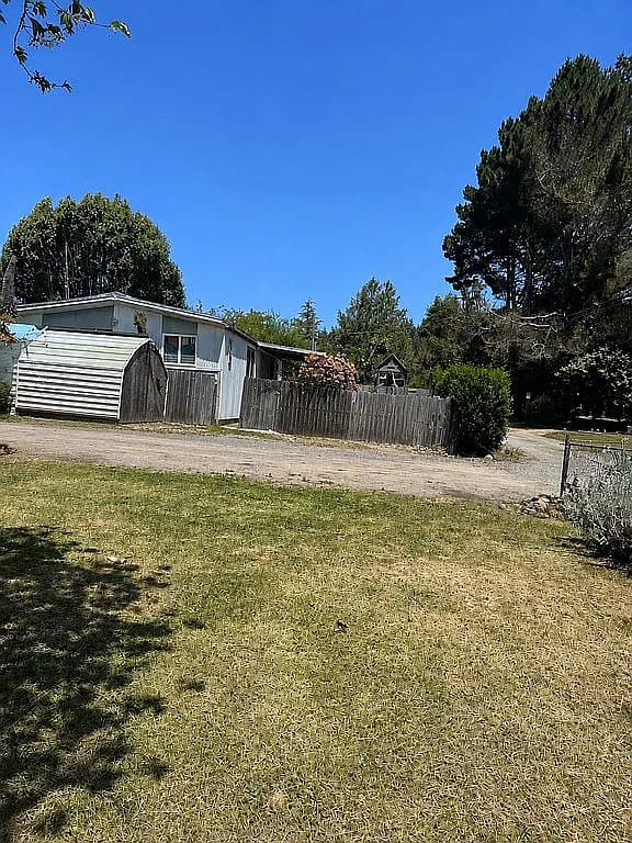 200 Walton Ln — exterior photo