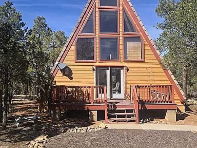 2290 Thunderbird Way — exterior photo