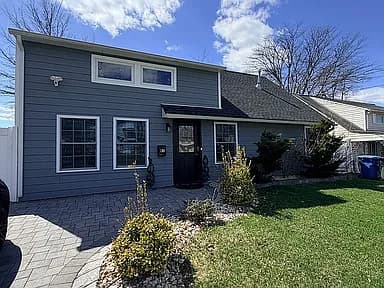 81 Grand Ave — exterior photo