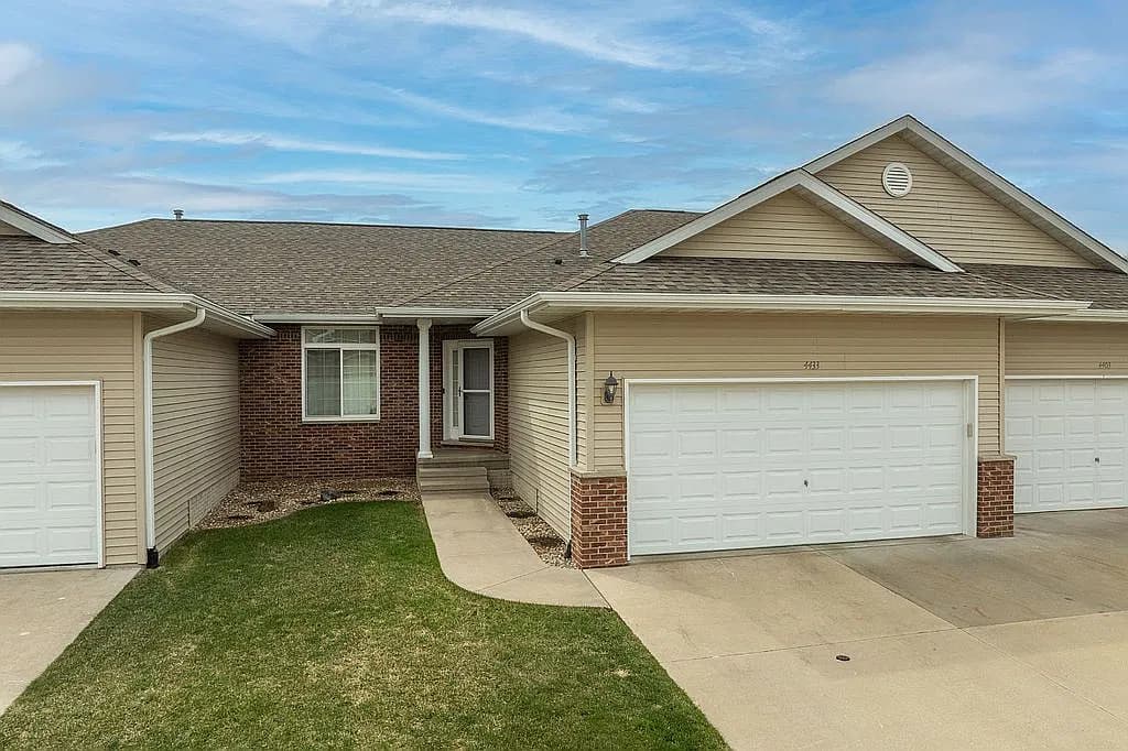 4433 Spoonbill Ct — exterior photo