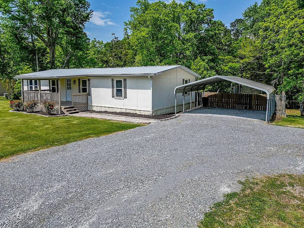 1595 Legg Hollow Rd — exterior photo