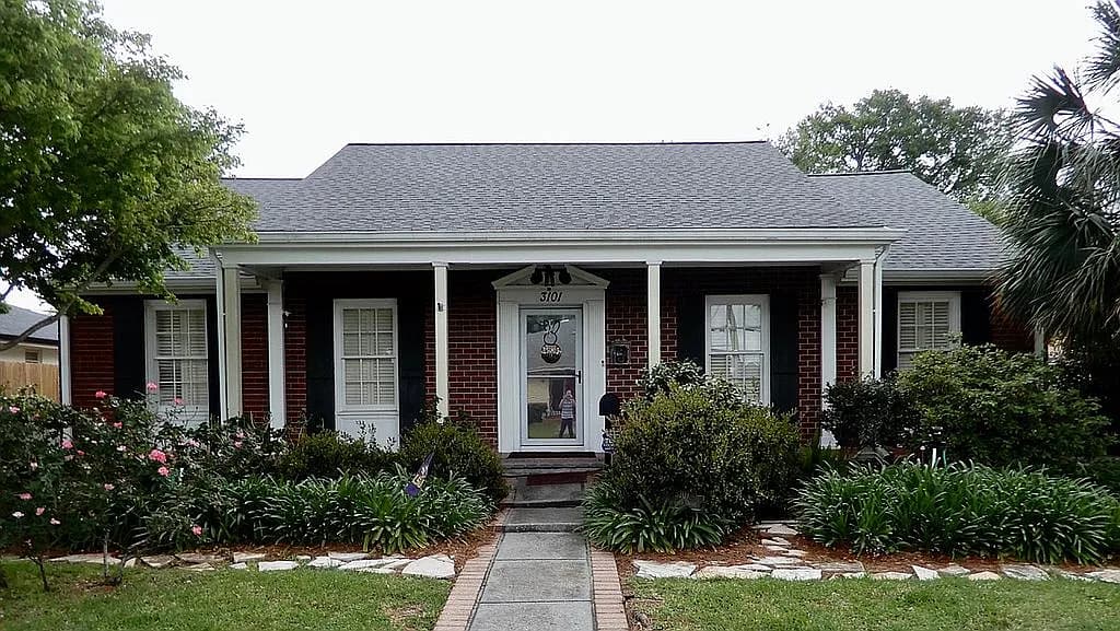 3101 Clifford Dr — exterior photo