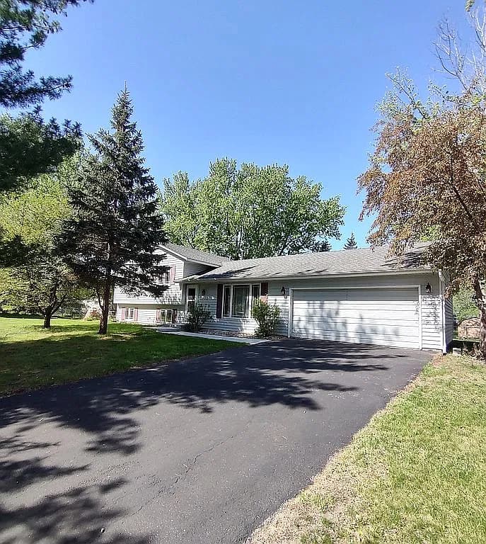 10692 104th Pl N — exterior photo
