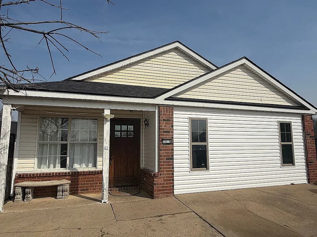 2916 Buckeye Ave — exterior photo